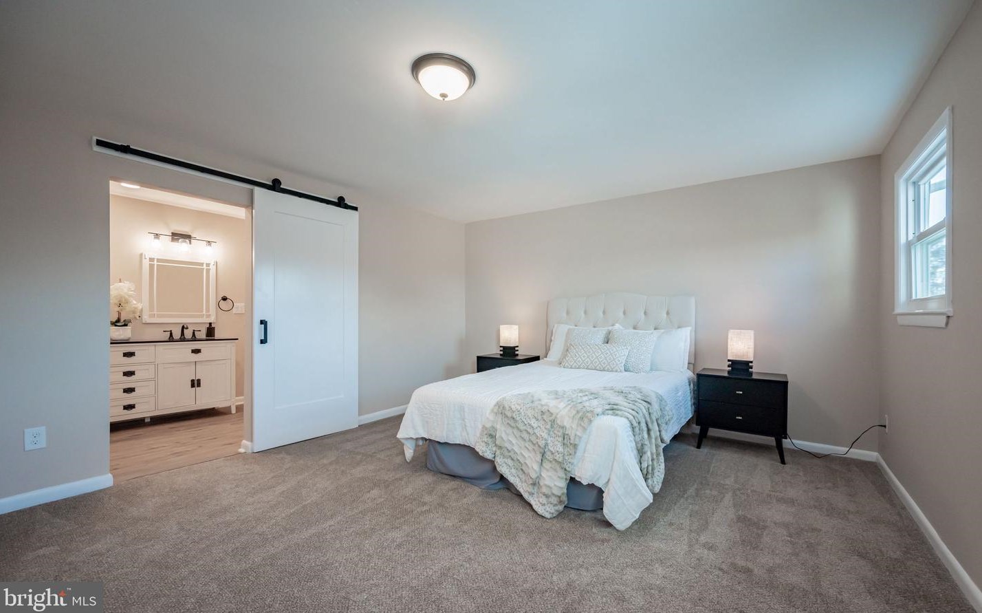 1107 Old Coochs Bridge Rd, Newark DE  19713-2327 exterior