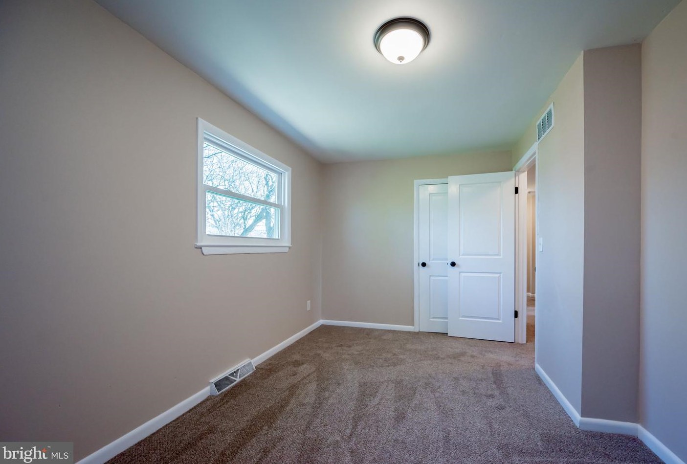 1107 Old Coochs Bridge Rd, Newark DE  19713-2327 exterior