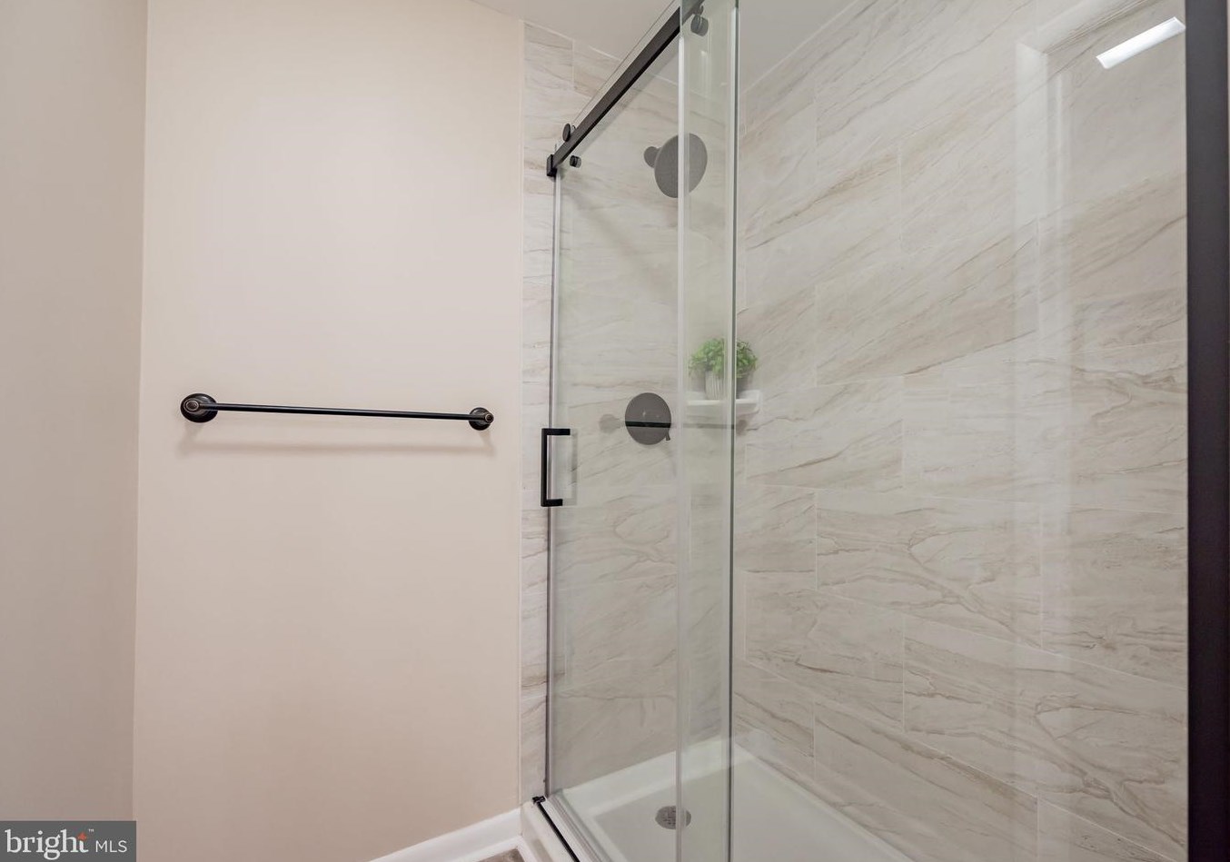 1107 Old Coochs Bridge Rd, Newark DE  19713-2327 exterior