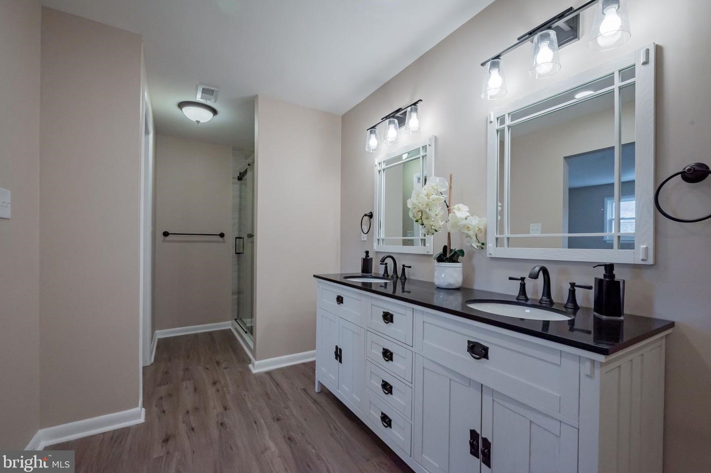 1107 Old Coochs Bridge Rd, Newark DE  19713-2327 exterior