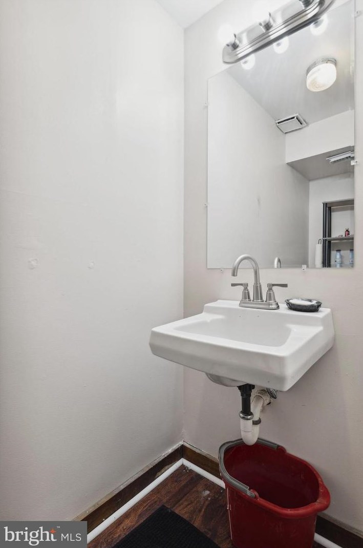 16 Farnsworth Rd, Newark DE 19713-3802 exterior