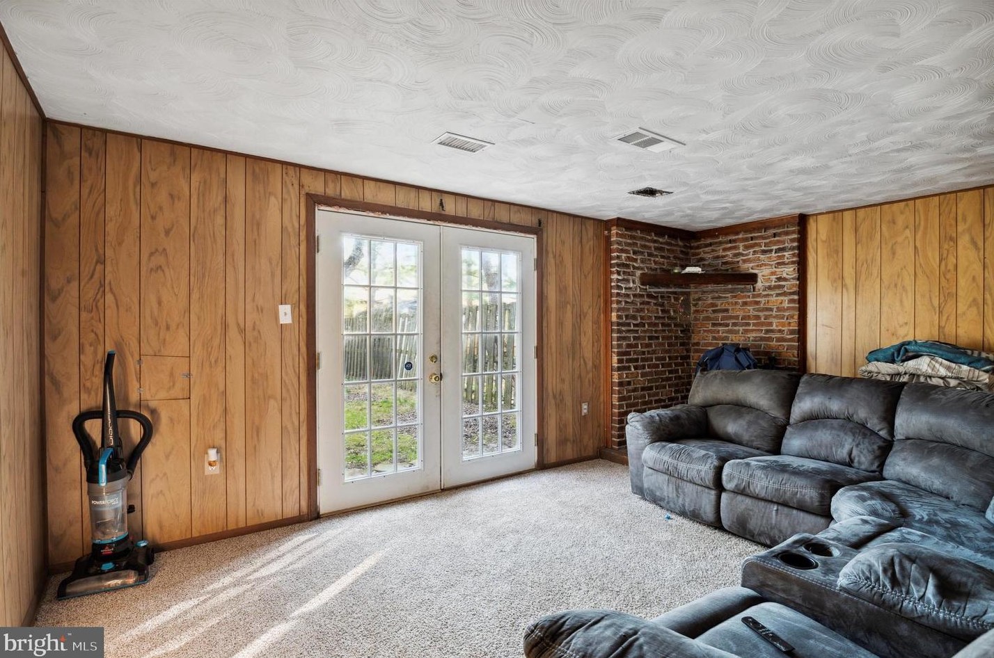 16 Farnsworth Rd, Newark DE 19713-3802 exterior