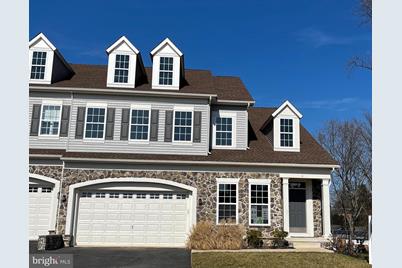 4 Westhampton Drive - Photo 1