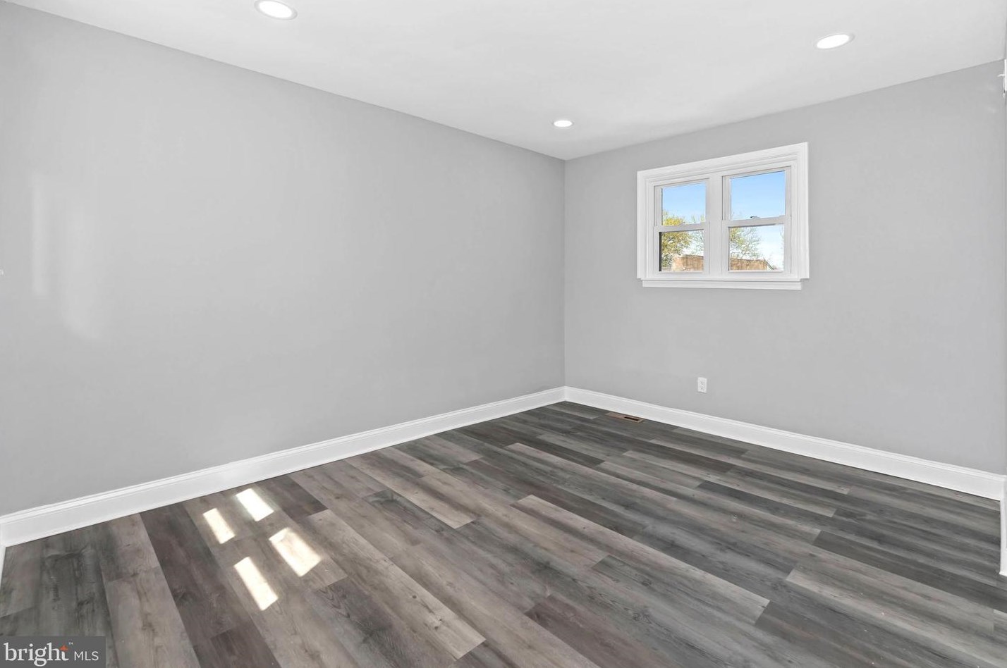 27 Plover Cir, Newark DE  19702-4134 exterior