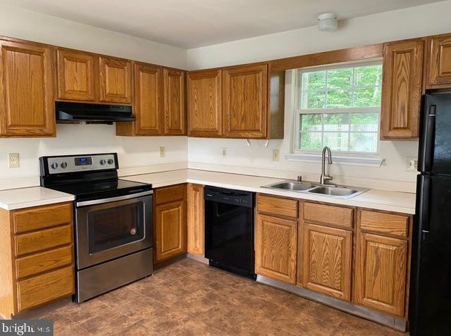 300 Edjil Dr, Newark DE  19713-2300 exterior