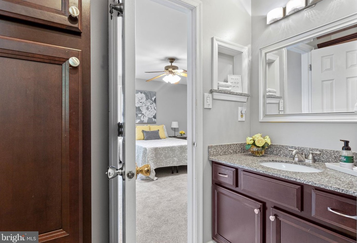 48 Danvers Cir, Newark DE 19702-2721 exterior