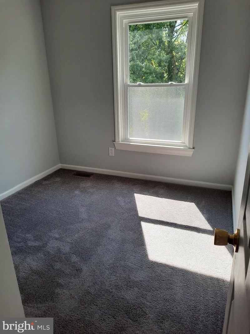 162 Whitburn Pl, Newark DE  19702-4098 exterior