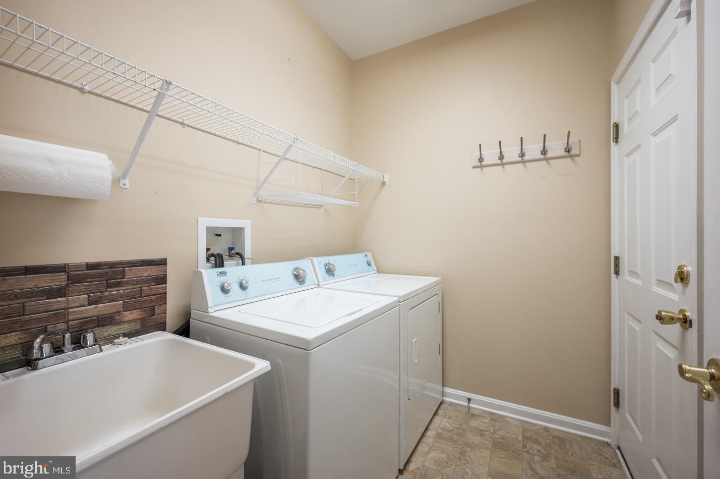 360 Pierce Run, Newark DE 19702-4307 exterior