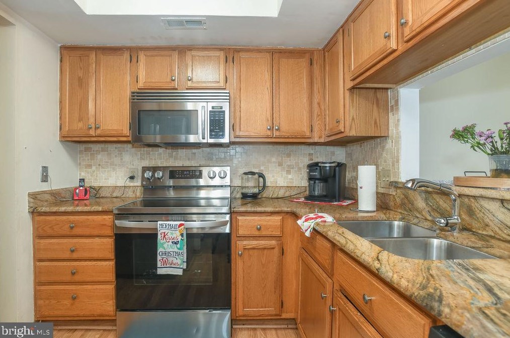 144 Lake Arrowhead Cir, Bear DE  19701-3810 exterior