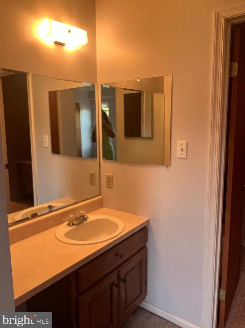 111 Britain Ct, Newark DE 19702-6322 exterior