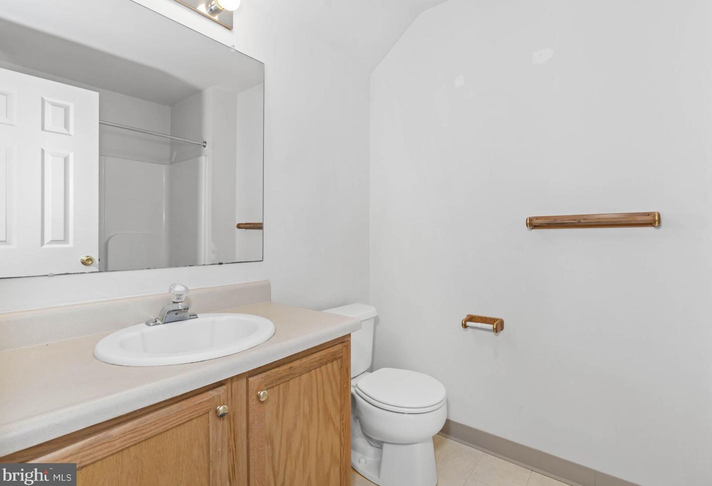 206 Arrowwood Dr, Newark DE 19713-2892 exterior