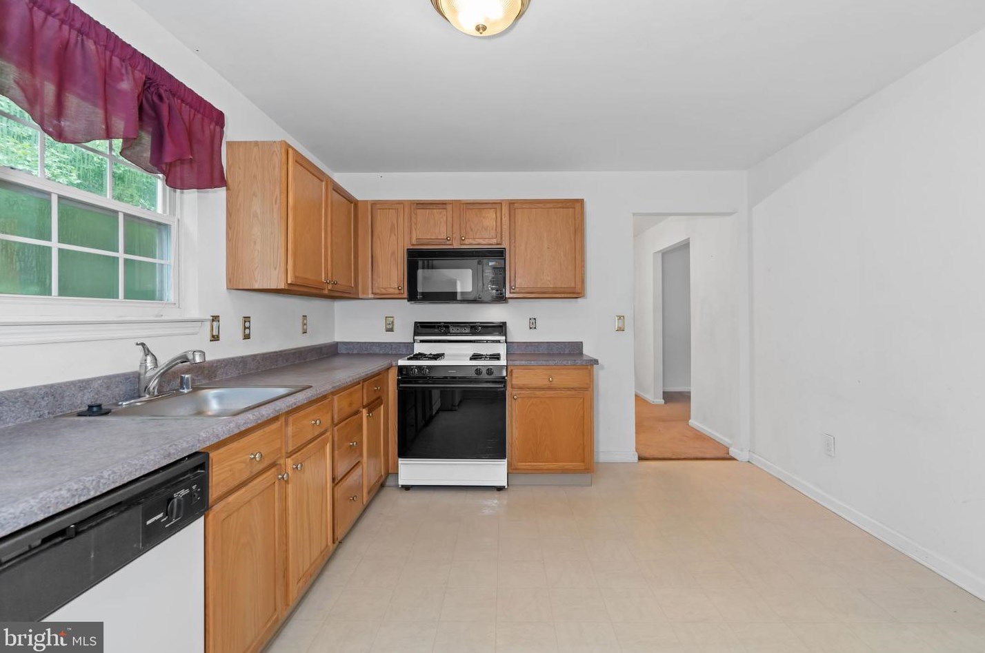 206 Arrowwood Dr, Newark DE 19713-2892 exterior