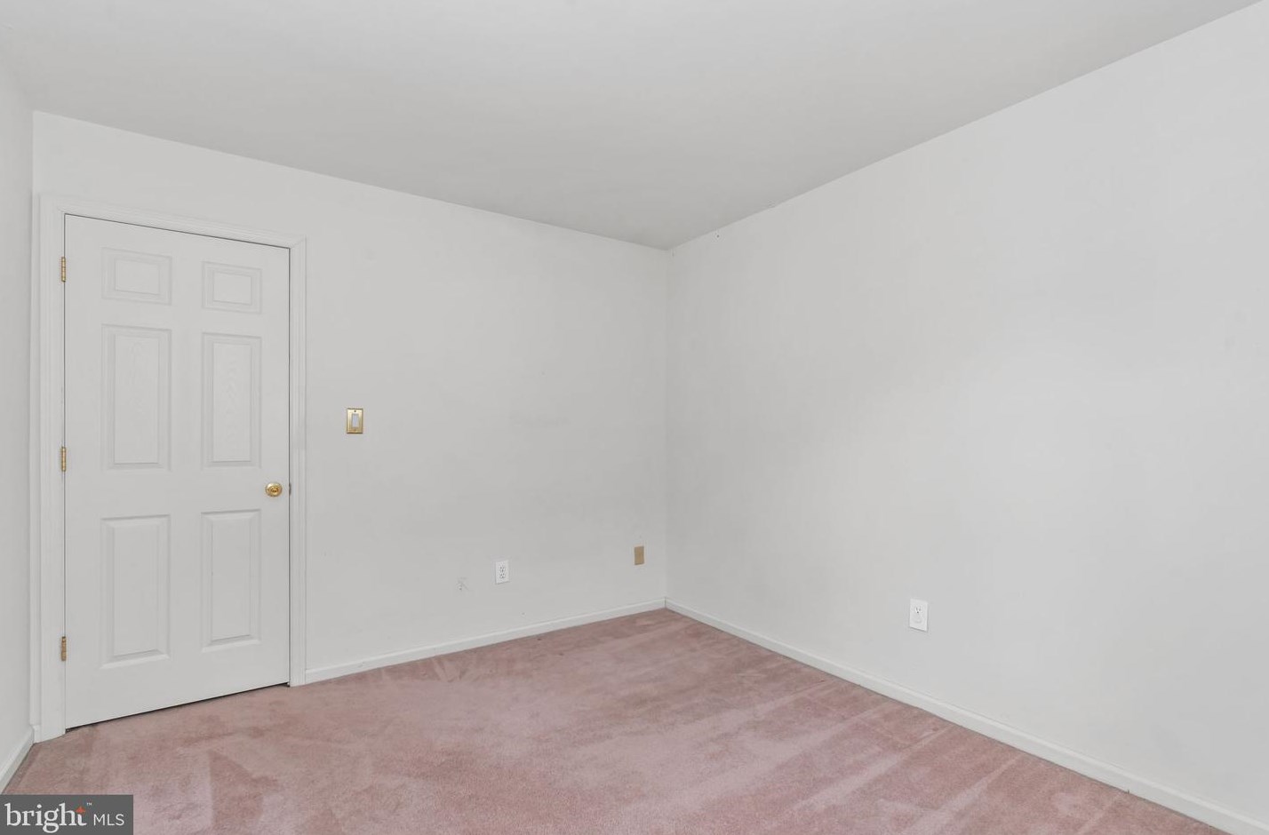 206 Arrowwood Dr, Newark DE 19713-2892 exterior