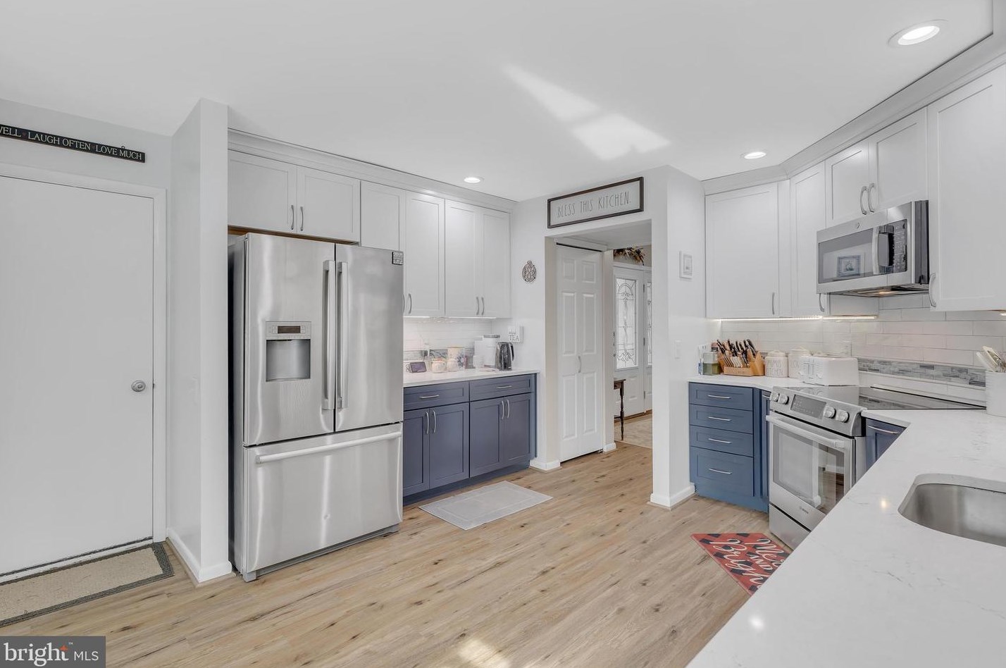 108 Buena Vista Dr, New Castle DE  19720-4662 exterior