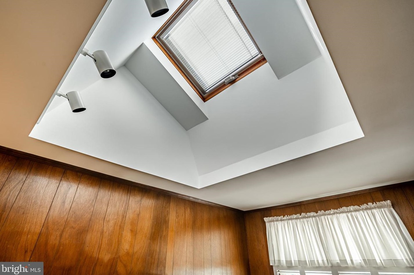 7 Kitty Ln, Newark DE 19713-2357 exterior