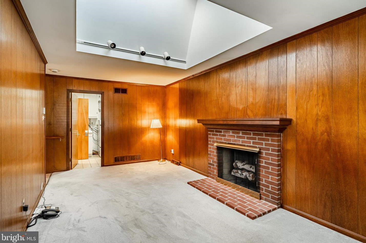 7 Kitty Ln, Newark DE 19713-2357 exterior