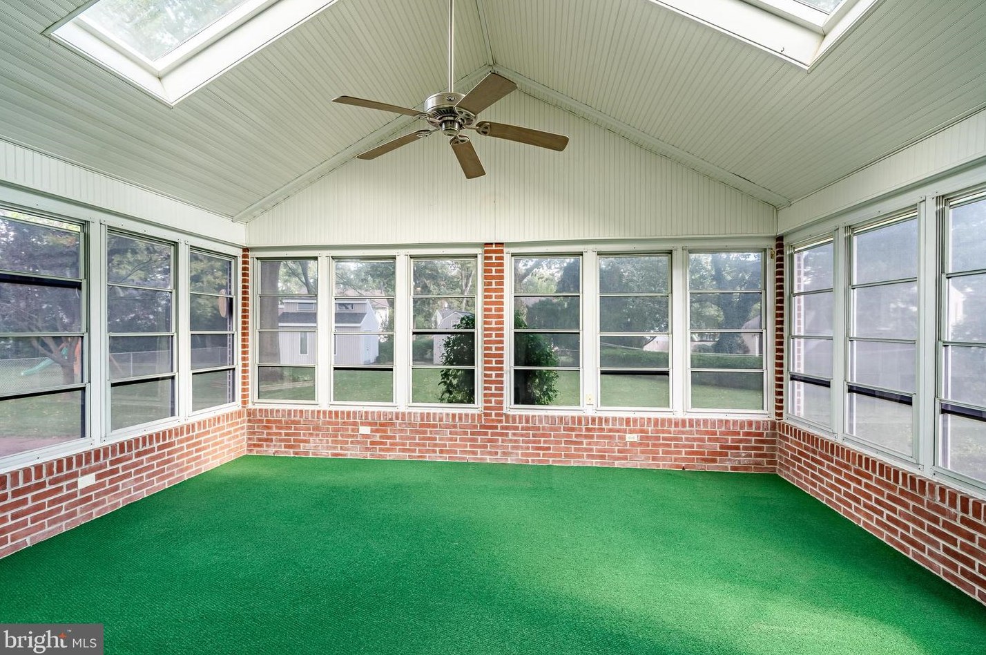 7 Kitty Ln, Newark DE 19713-2357 exterior