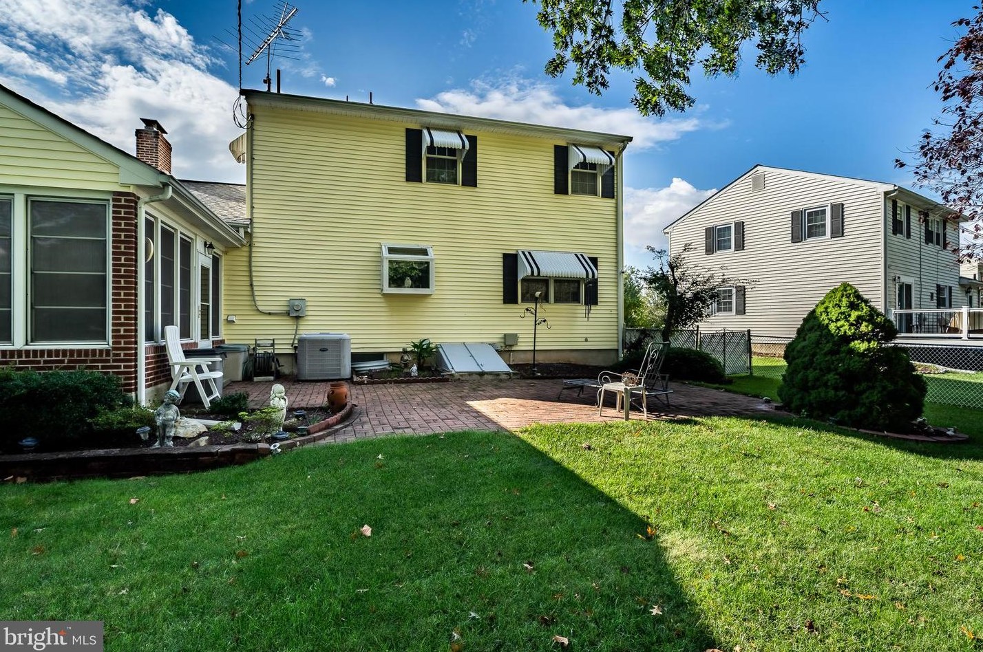 7 Kitty Ln, Newark DE 19713-2357 exterior