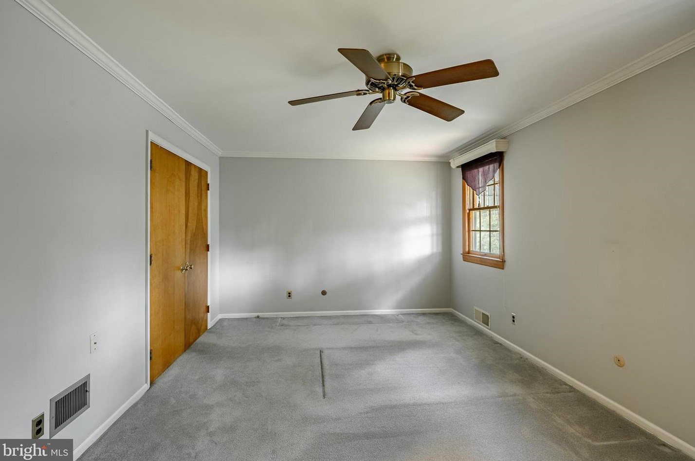 7 Kitty Ln, Newark DE 19713-2357 exterior