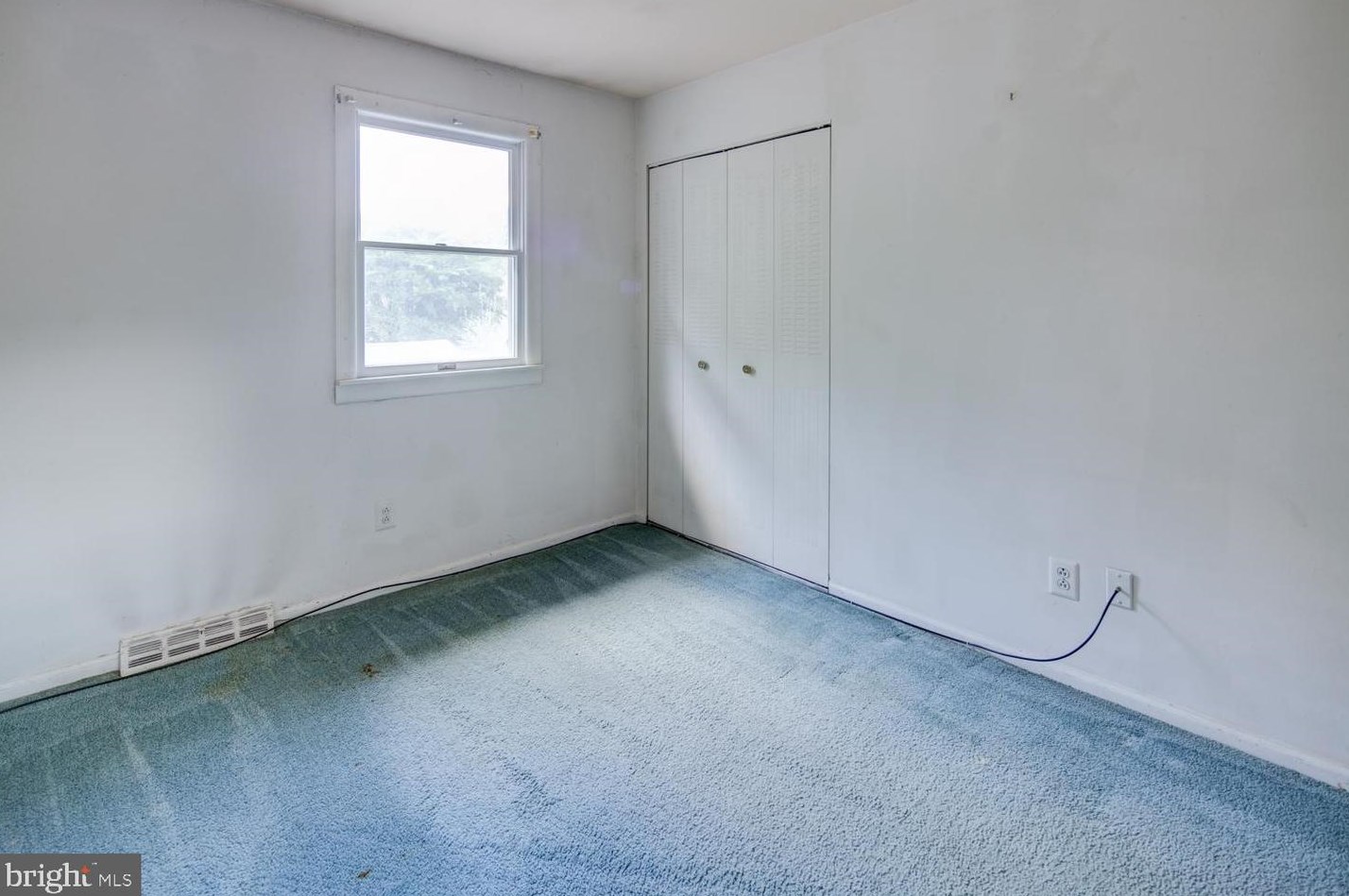 906 Devon Dr, Newark DE 19711-7739 exterior