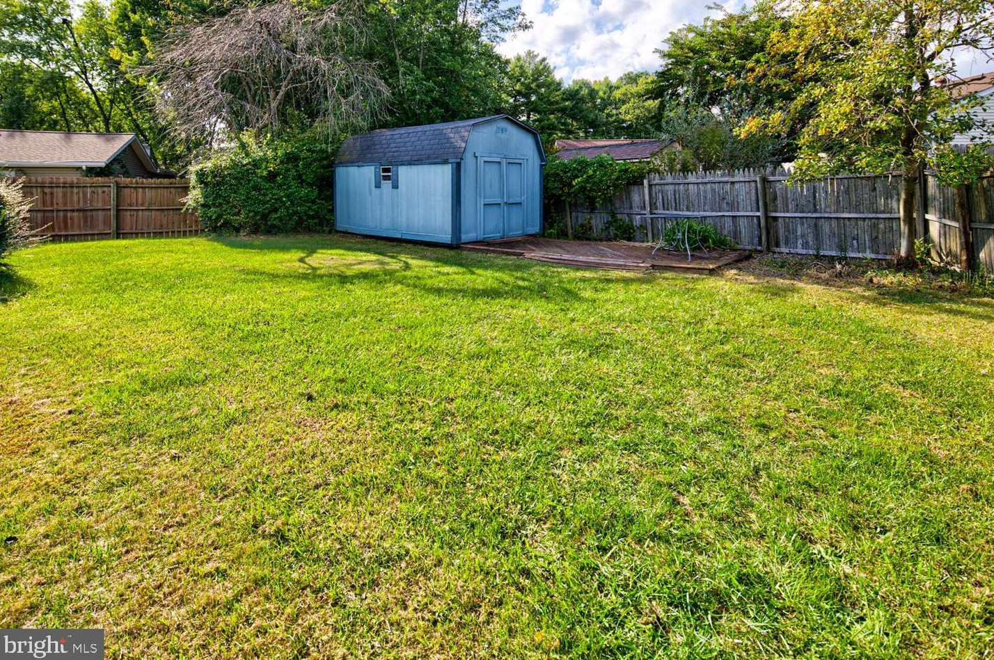 906 Devon Dr, Newark DE 19711-7739 exterior