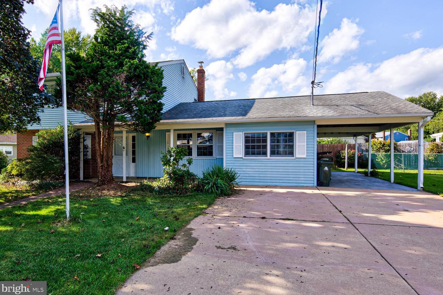 906 Devon Dr, Newark DE 19711-7739 exterior