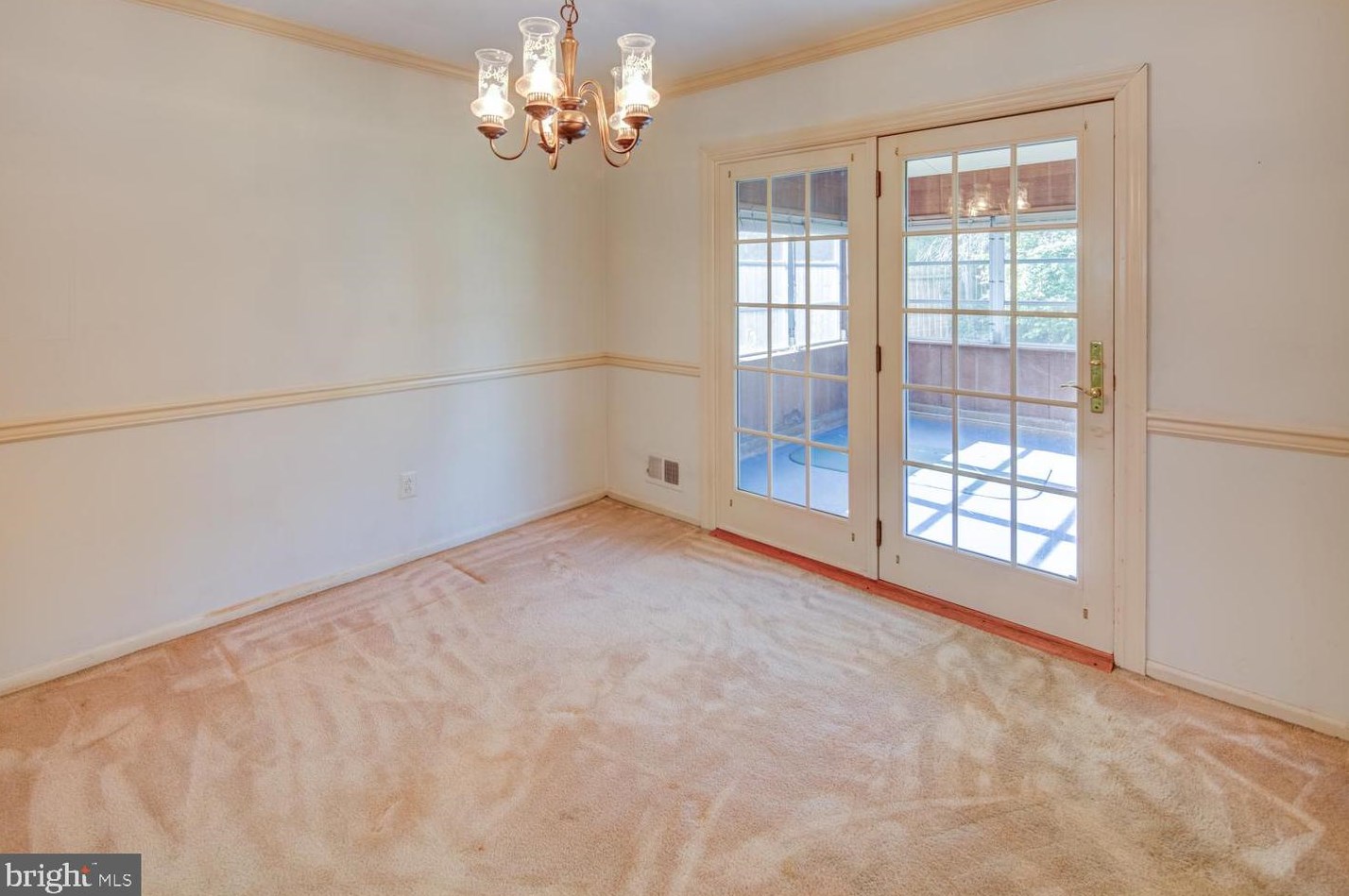 906 Devon Dr, Newark DE 19711-7739 exterior