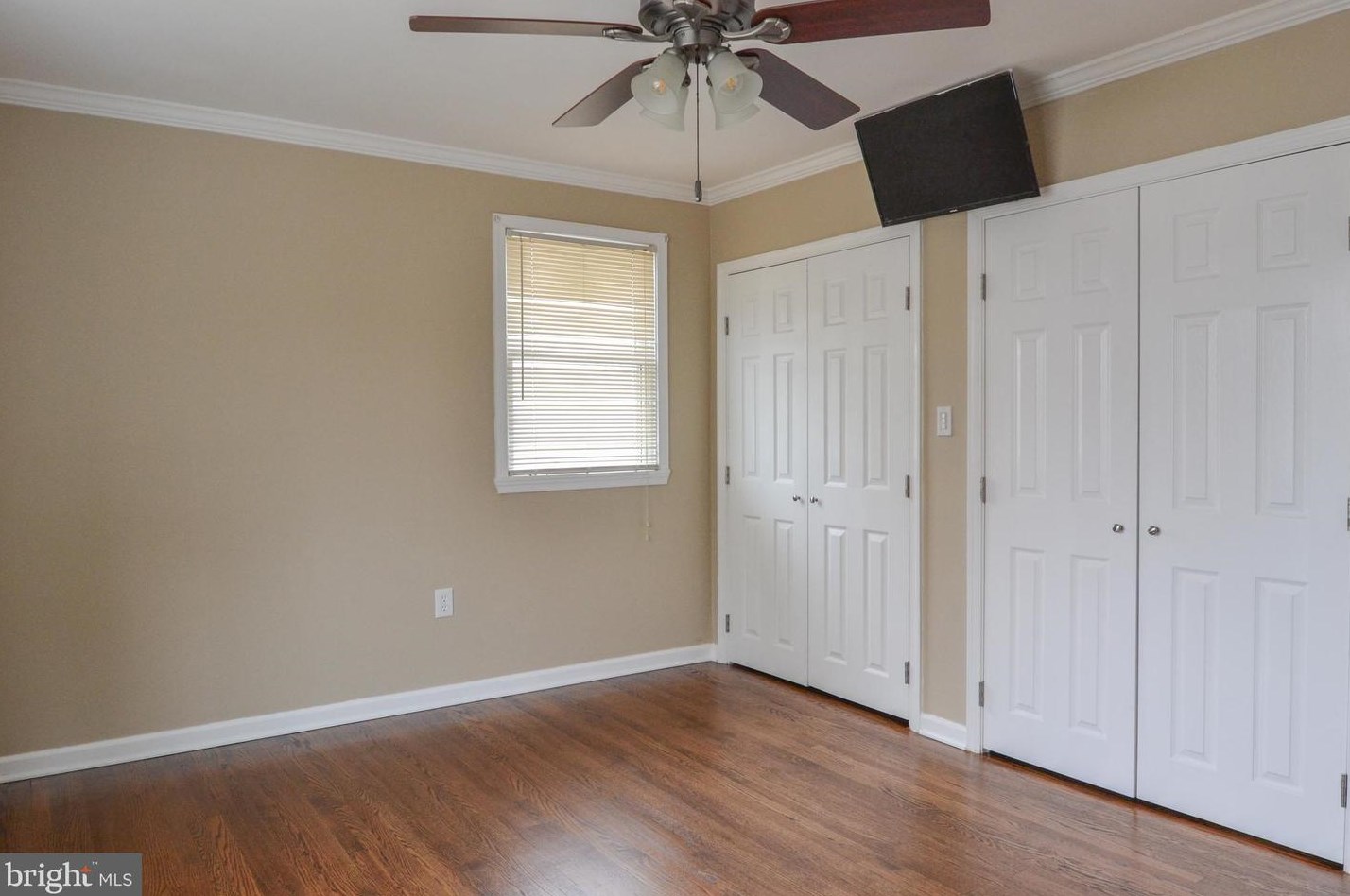 4 Guenever Dr, New Castle DE  19720-2923 exterior