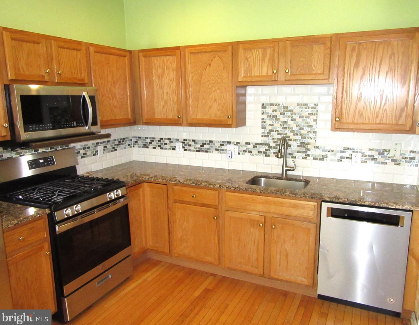 33 Glennwood Dr, Newark DE  19702-3769 exterior