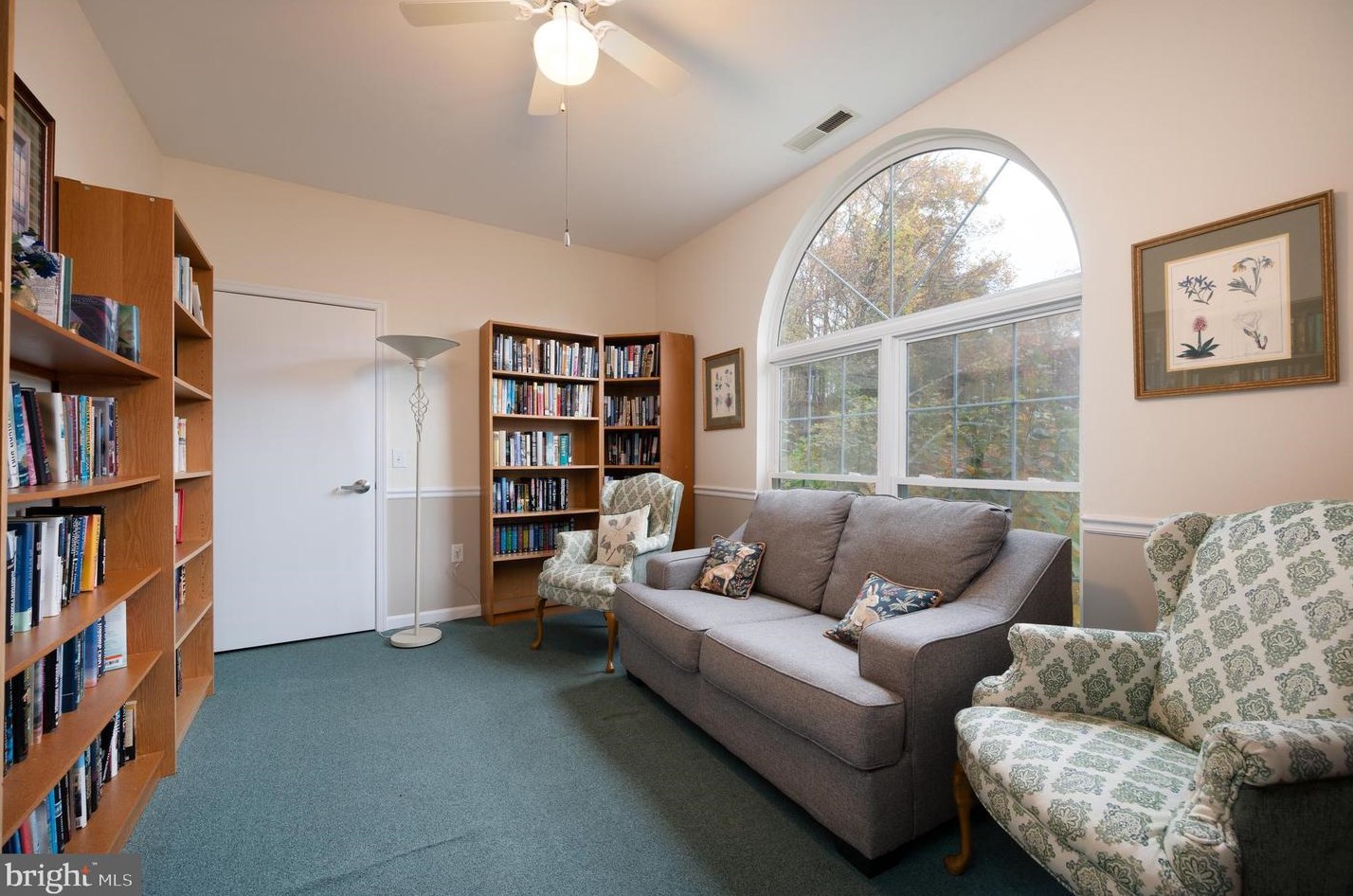 2208 Independence Way, Newark DE  19713-1171 exterior