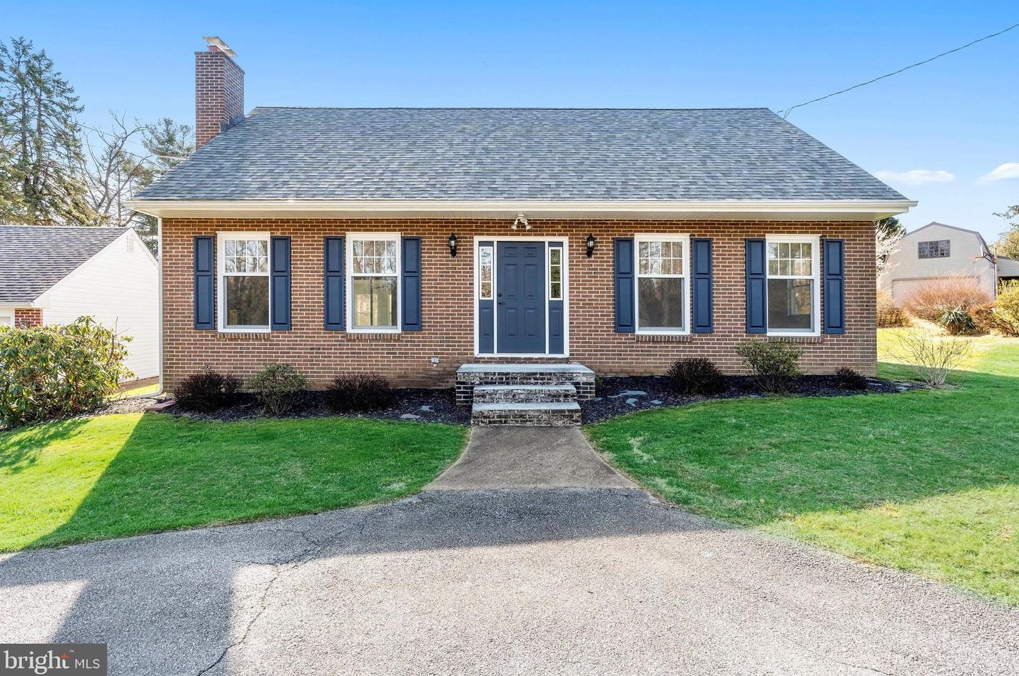 6 Lloyd Pl, Wilmington DE  19810-1325 exterior