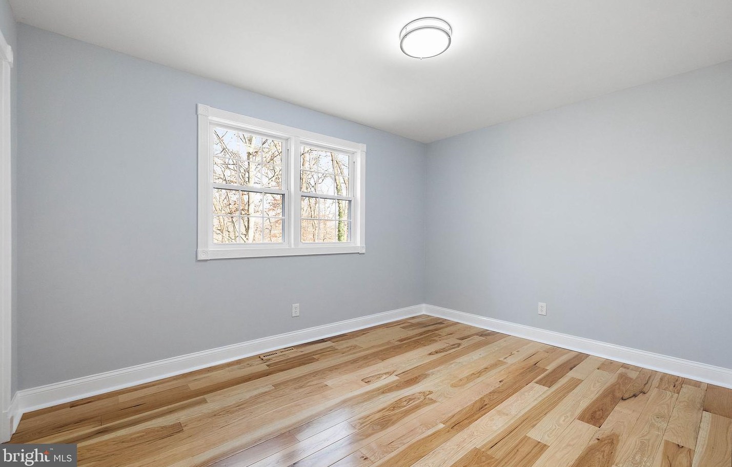 312 Dove Dr, Newark DE  19713-1212 exterior