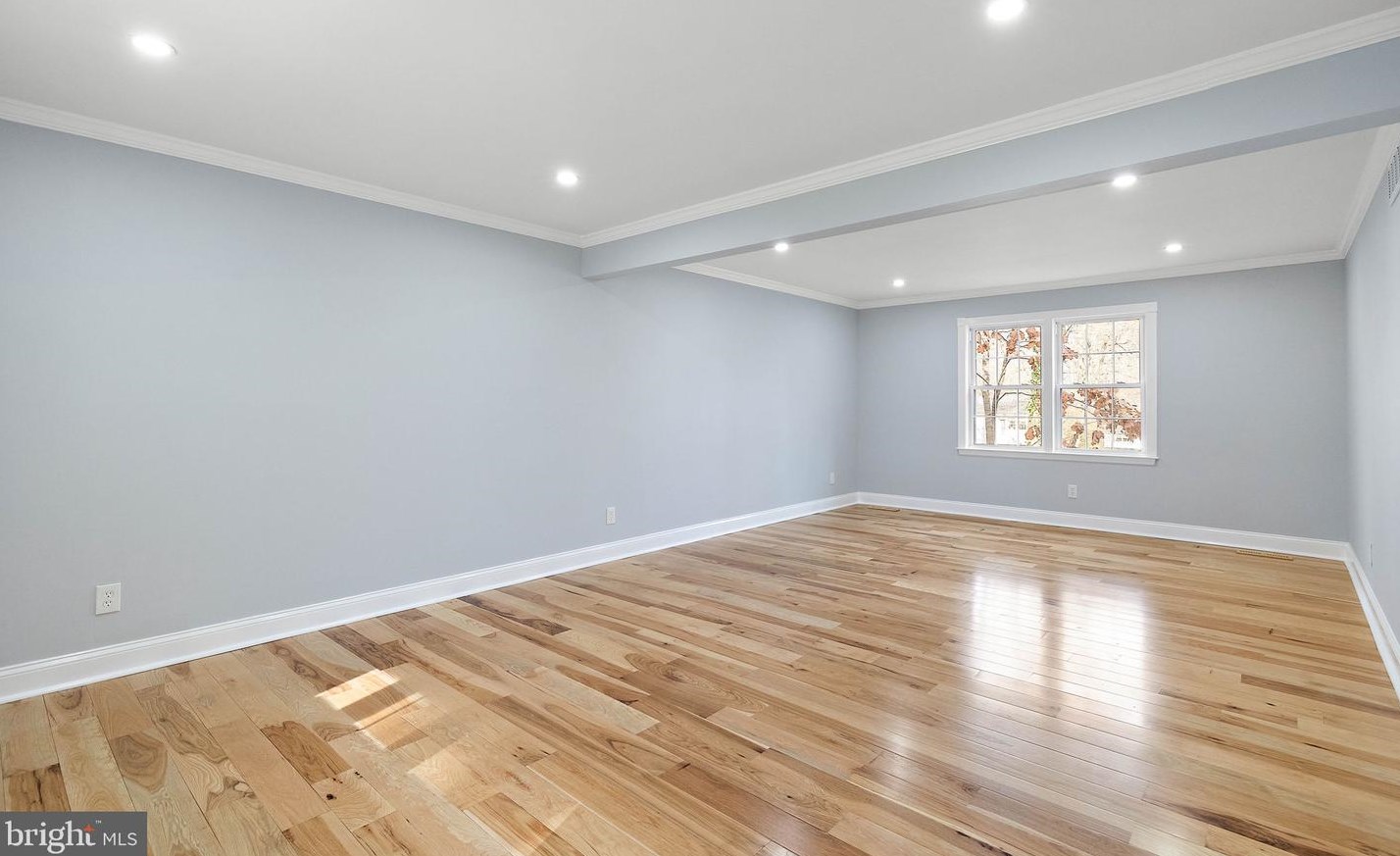 312 Dove Dr, Newark DE  19713-1212 exterior