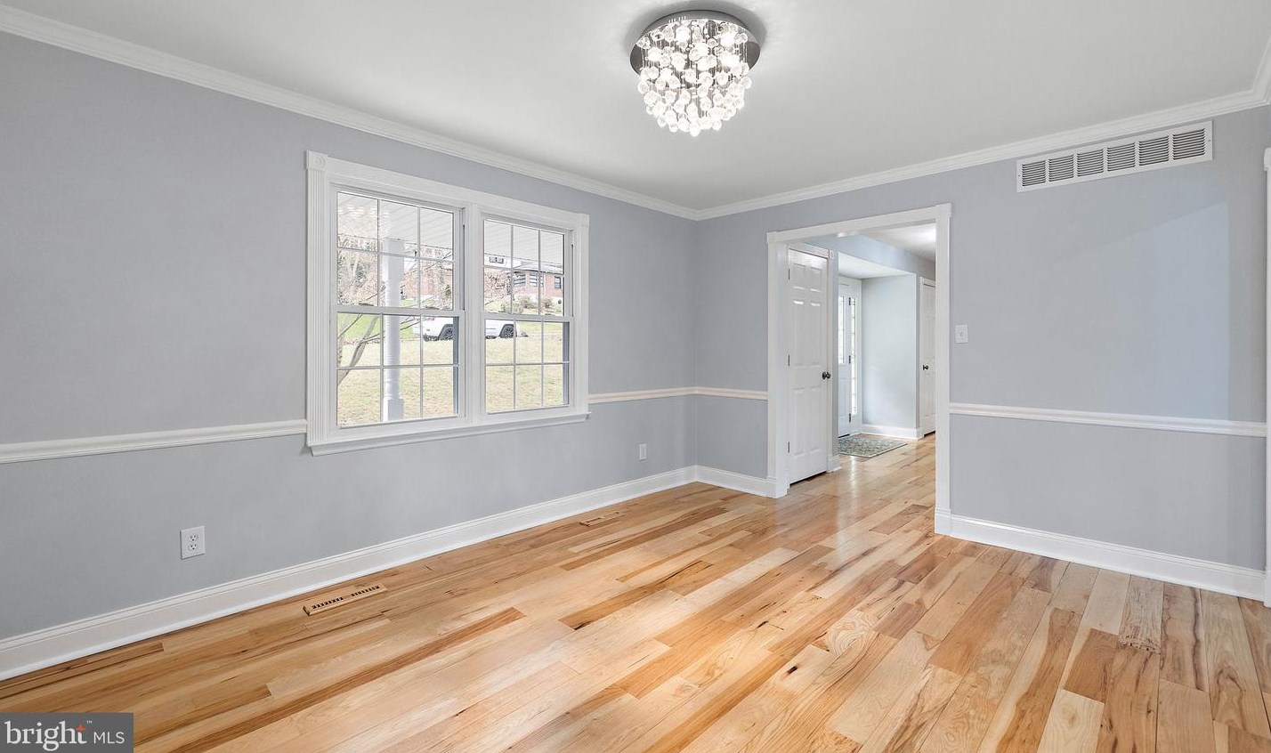 312 Dove Dr, Newark DE  19713-1212 exterior