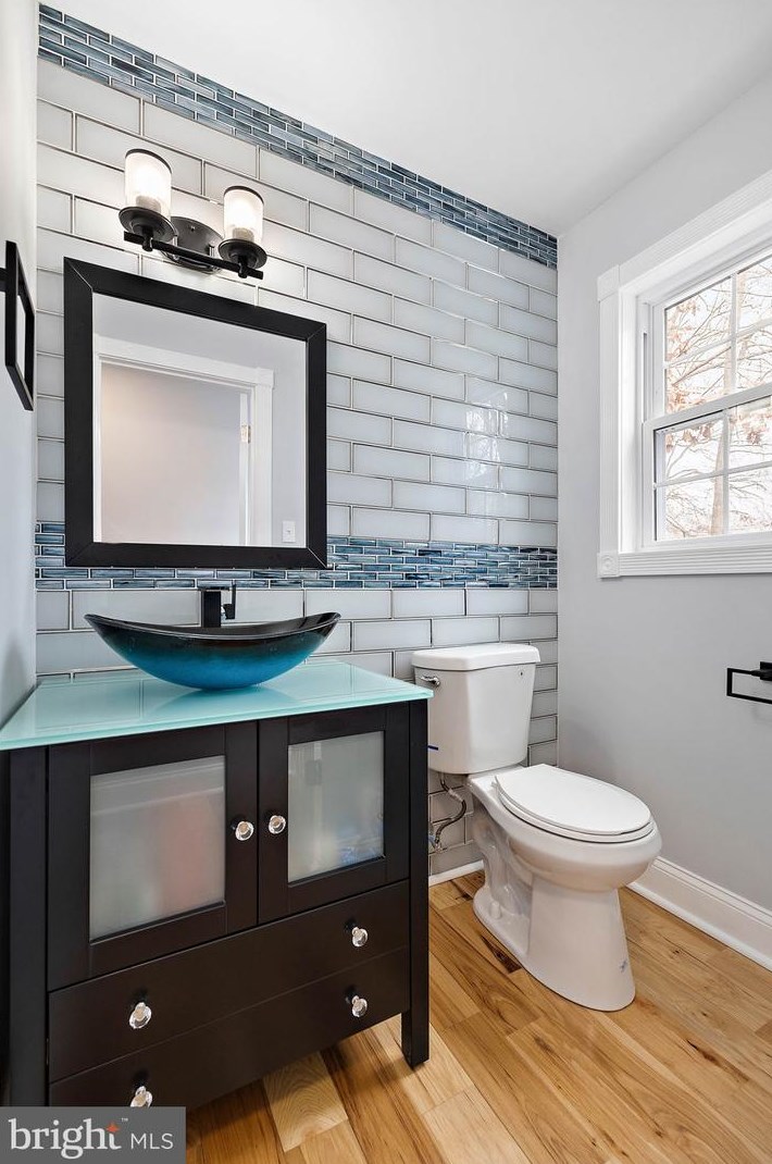 312 Dove Dr, Newark DE  19713-1212 exterior