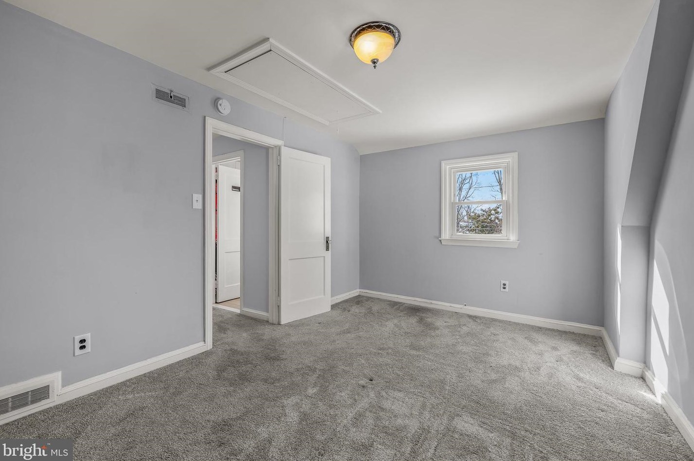 32 Stuyvesant Dr, Wilmington DE  19809-3434 exterior