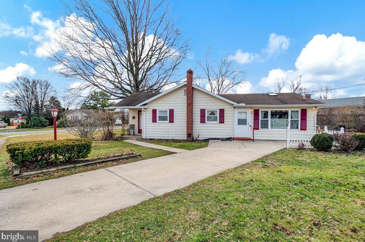 3801 Eunice Ave, Wilmington DE  19808-4614 exterior