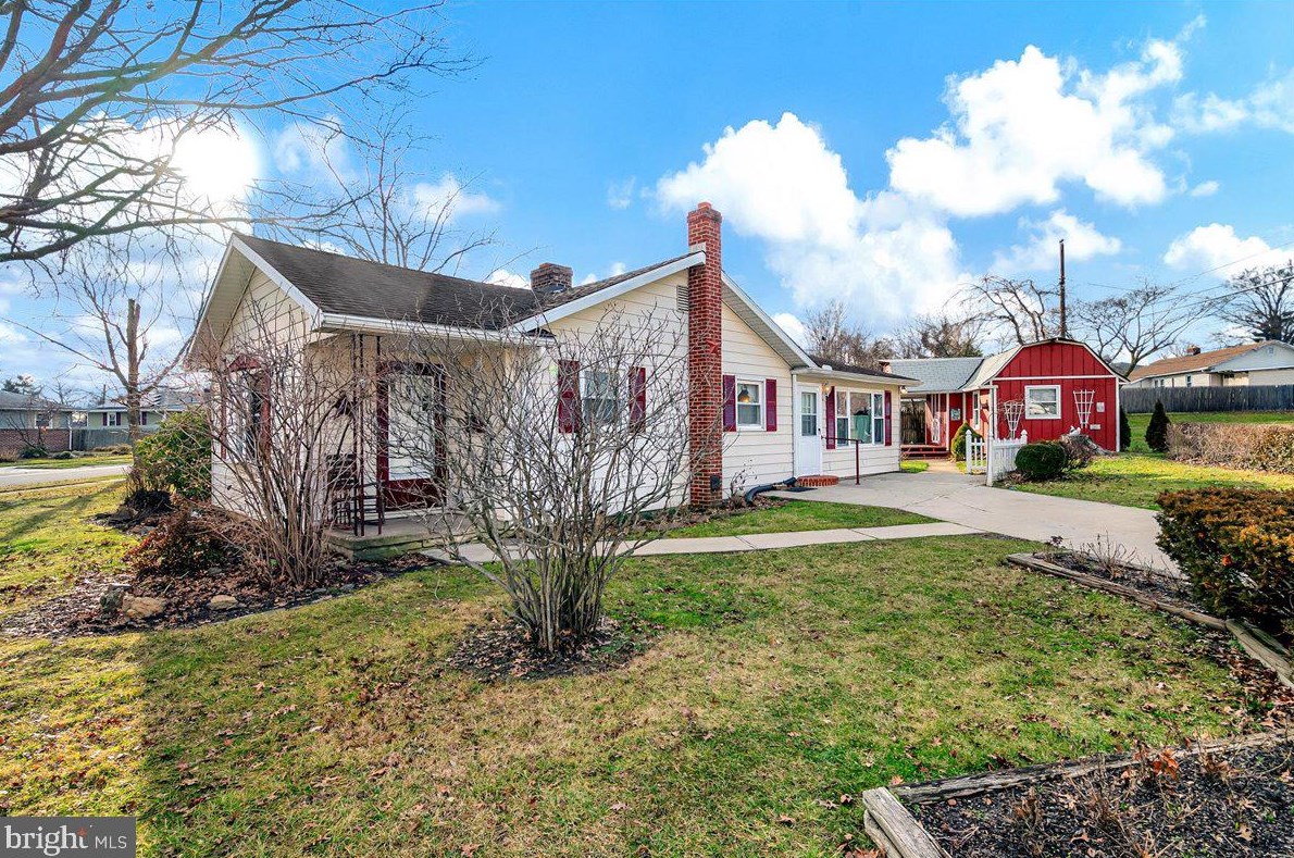 3801 Eunice Ave, Wilmington DE  19808-4614 exterior