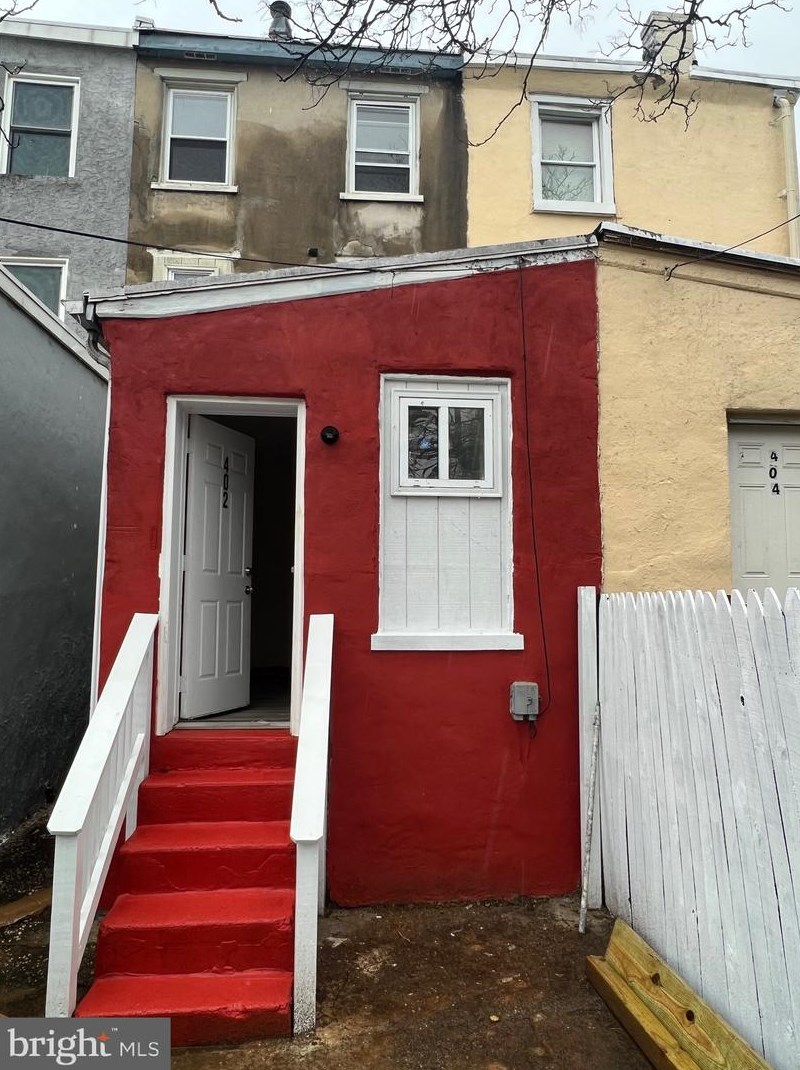 402 Adams St, Wilmington DE  19801-2017 exterior