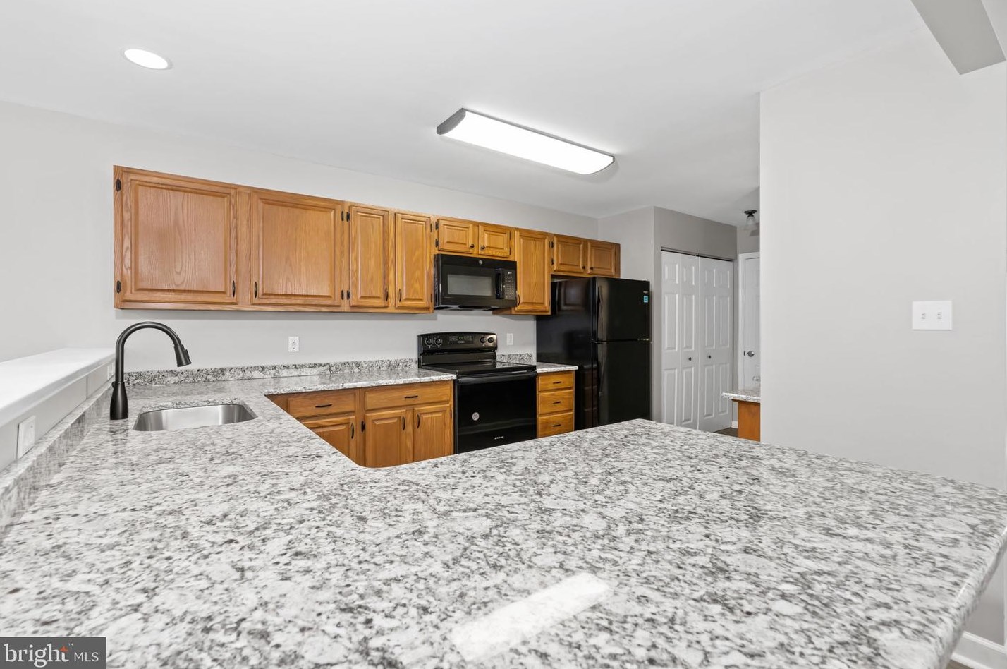 8 Forest Glen Ct, Bear DE  19701-2565 exterior