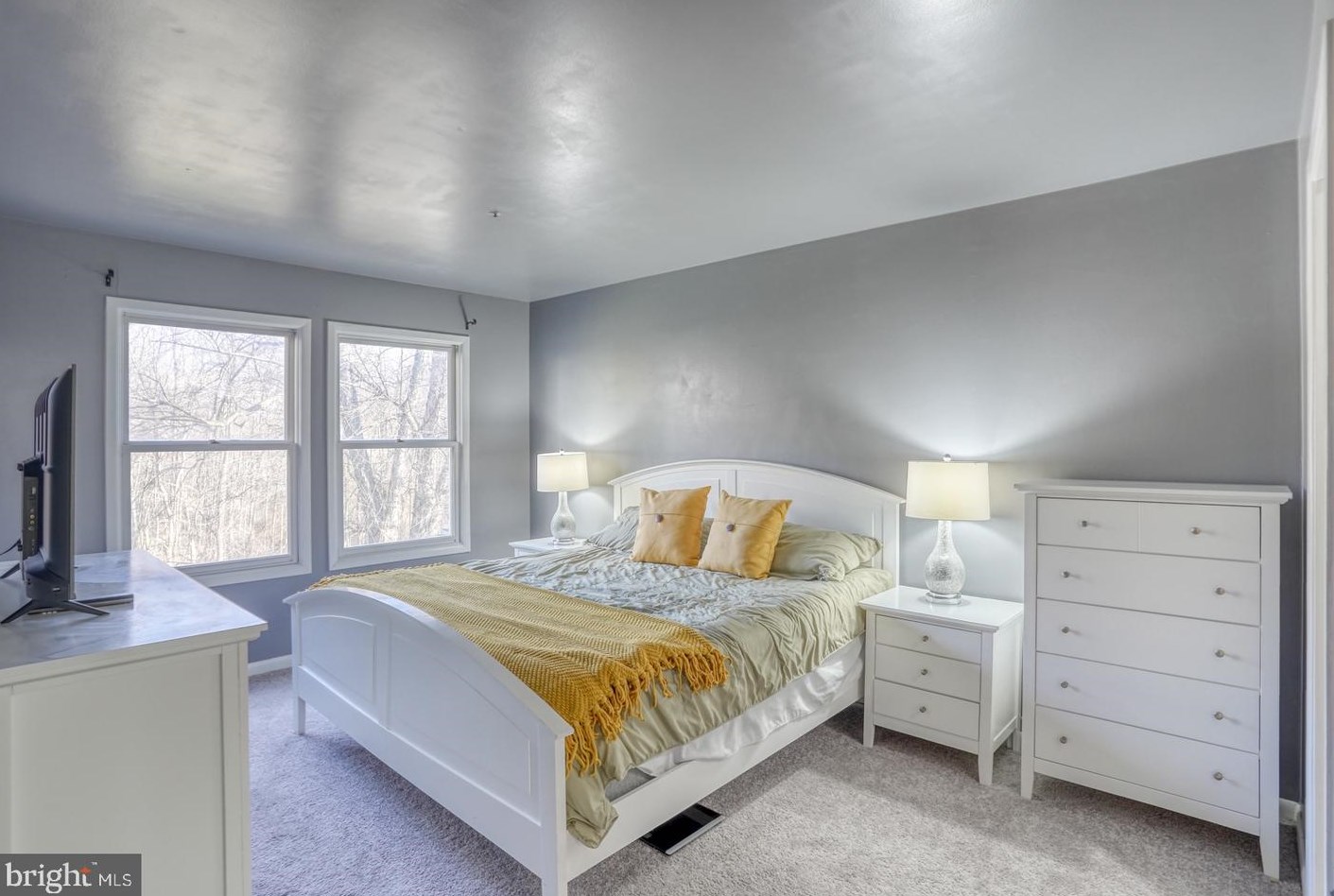 2308 Creekside Dr, Newark DE 19711-6741 exterior