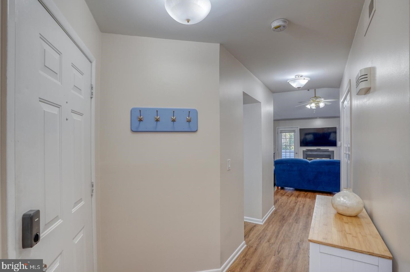 2308 Creekside Dr, Newark DE 19711-6741 exterior