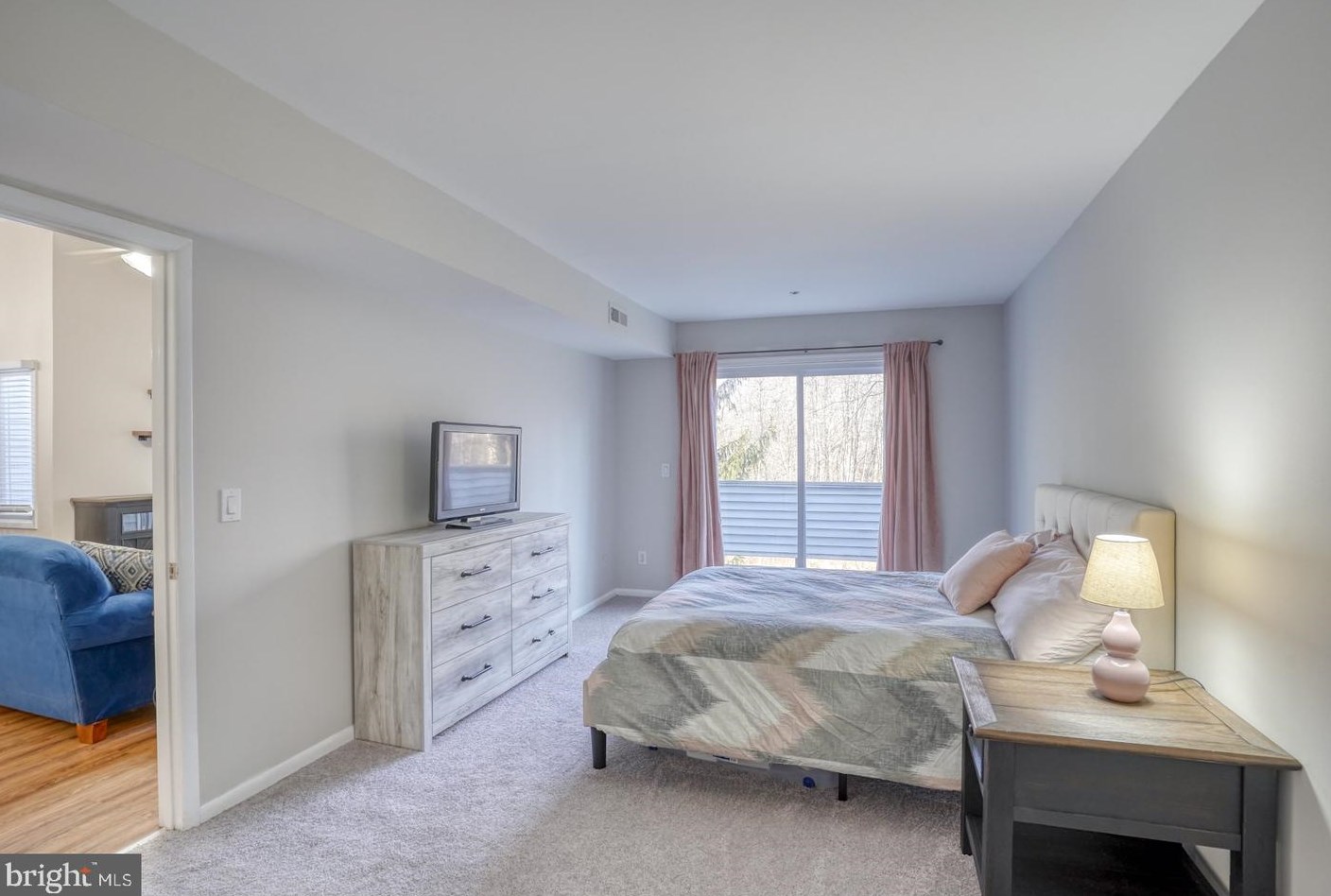 2308 Creekside Dr, Newark DE 19711-6741 exterior