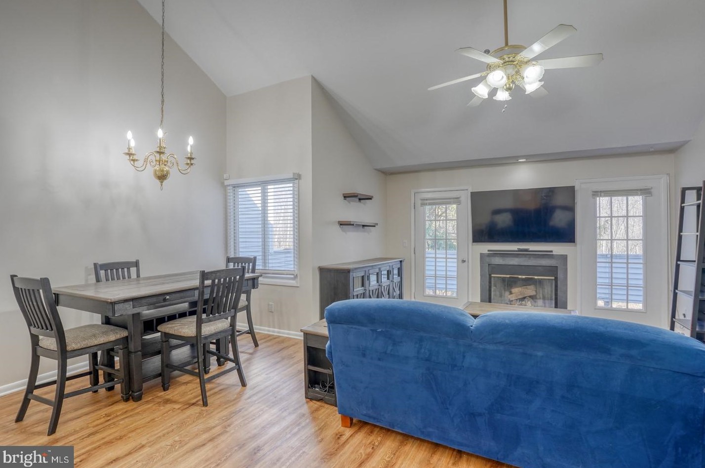 2308 Creekside Dr, Newark DE 19711-6741 exterior