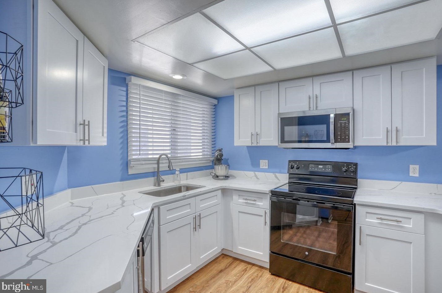 2308 Creekside Dr, Newark DE 19711-6741 exterior