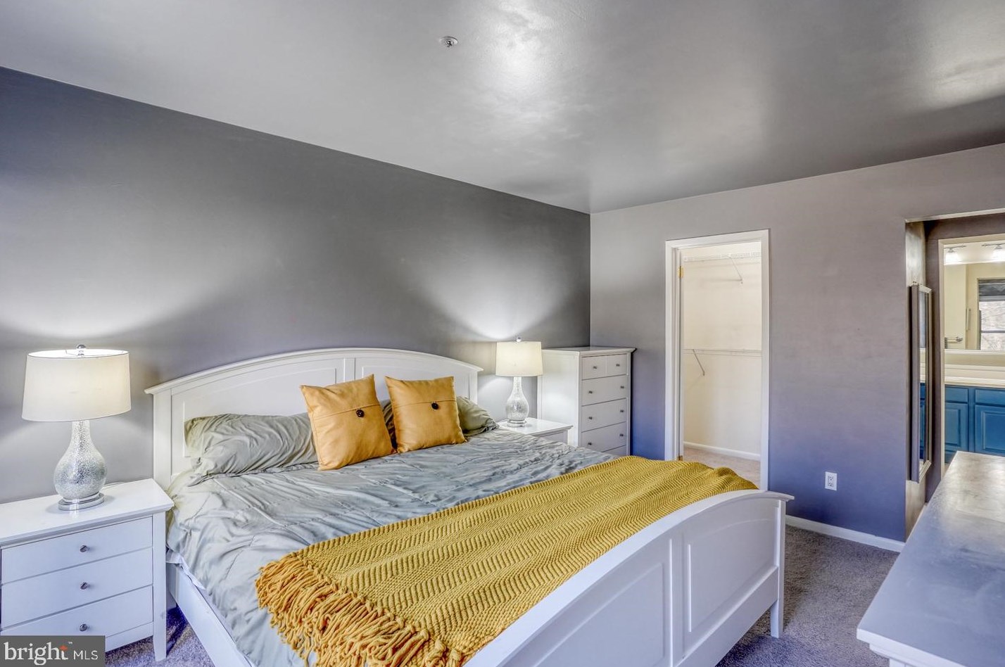 2308 Creekside Dr, Newark DE 19711-6741 exterior