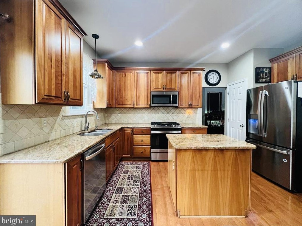 16 Chapman Ln, Bear DE  19701-6364 exterior