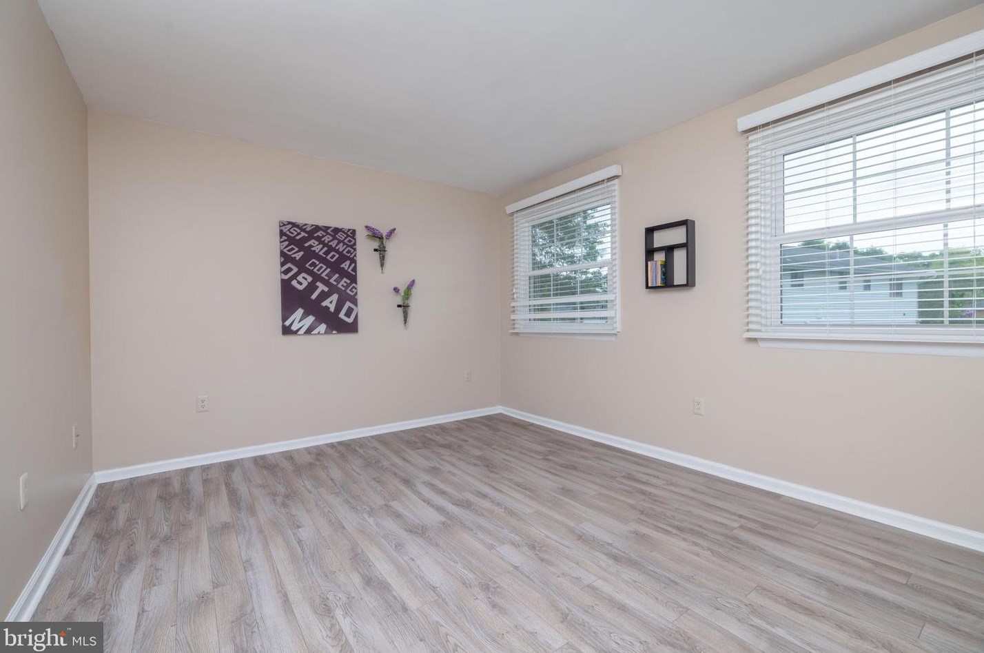 815 Gwynn Ct, Bear DE  19701-3013 exterior