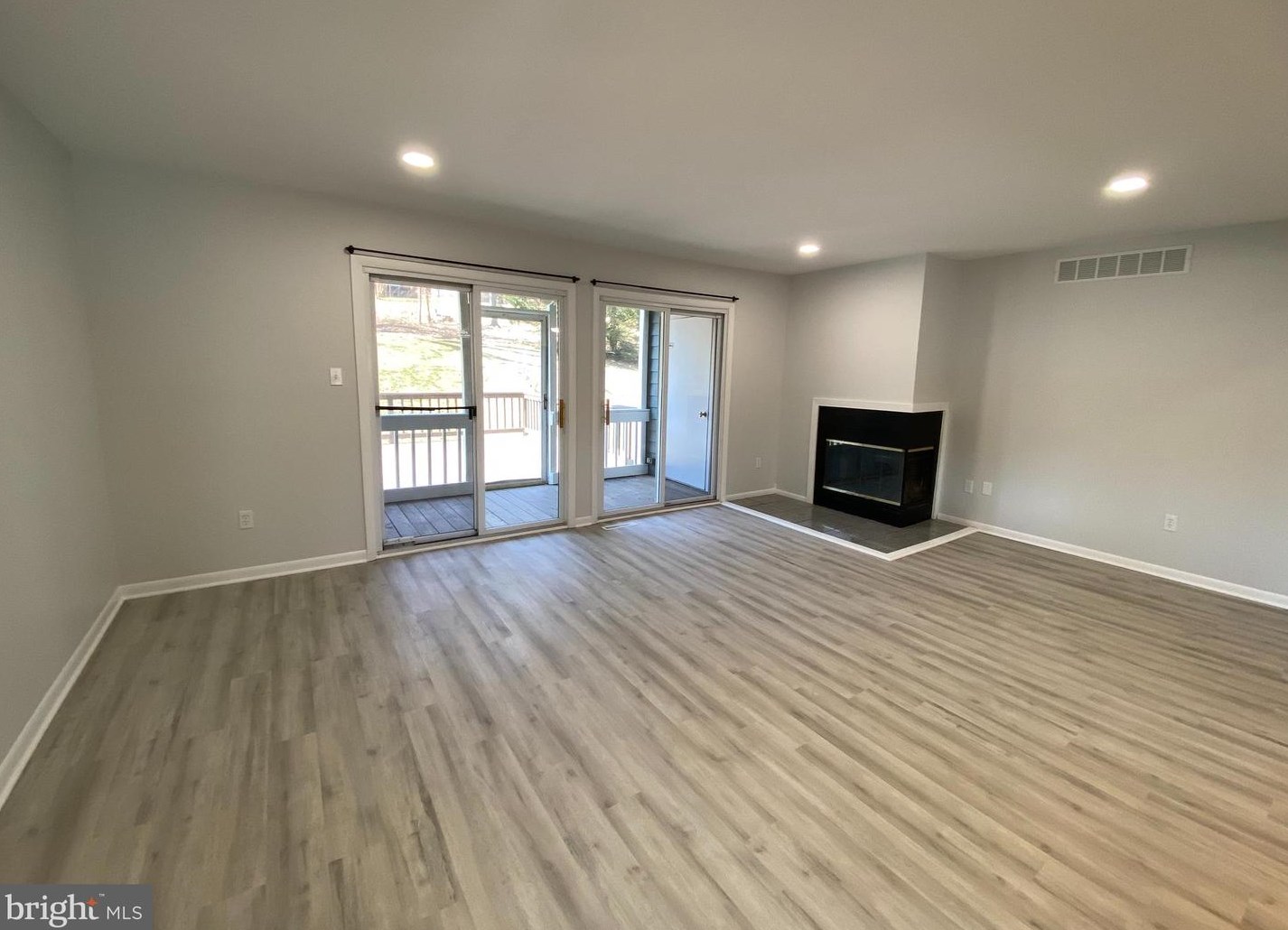 117 Foxfire Dr, Newark DE  19711-4300 exterior