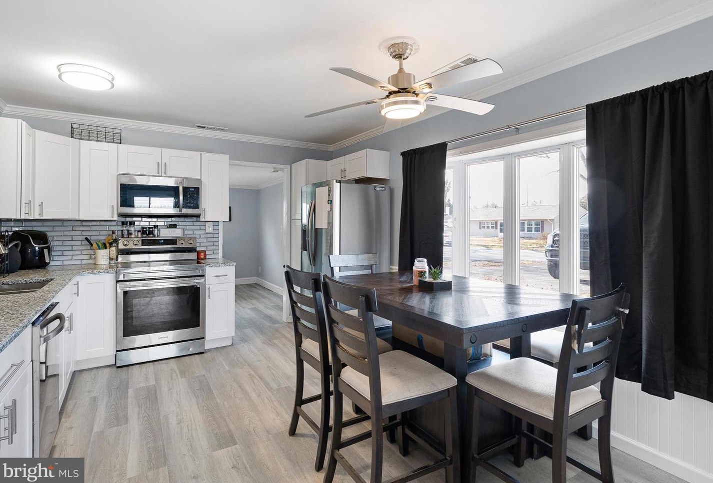 13 Kullen Dr, Newark DE  19713-2406 exterior